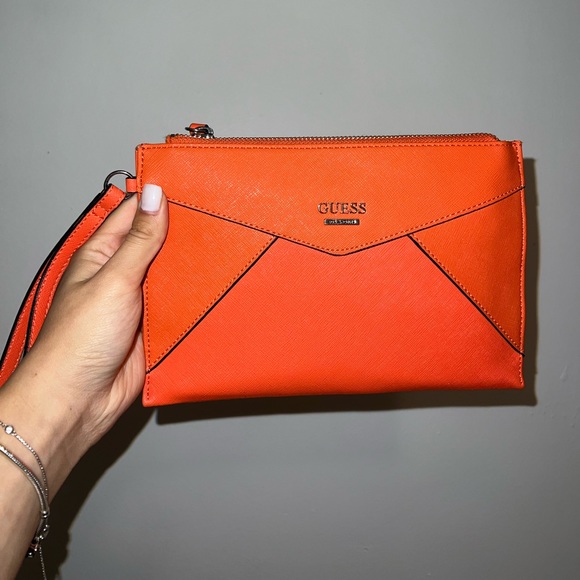 Guess clutch - Picture 1 of 3